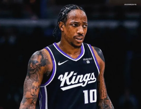 开云移动端-德罗赞全场13投6中，罚球5中4得到17分2篮板4助攻1抢断